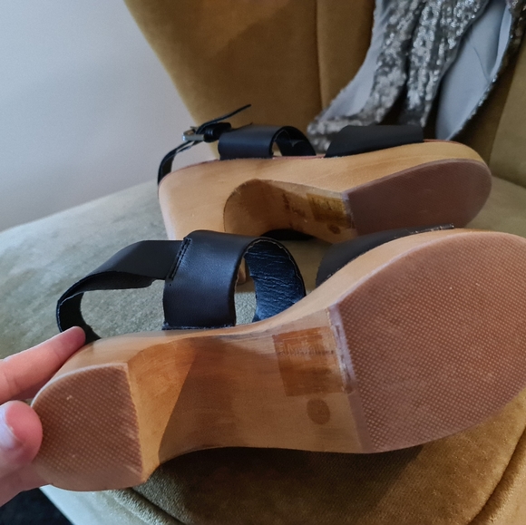 🎉Host Pick🎉 Retro Vintage Platform Heels Shoes - Picture 4 of 8